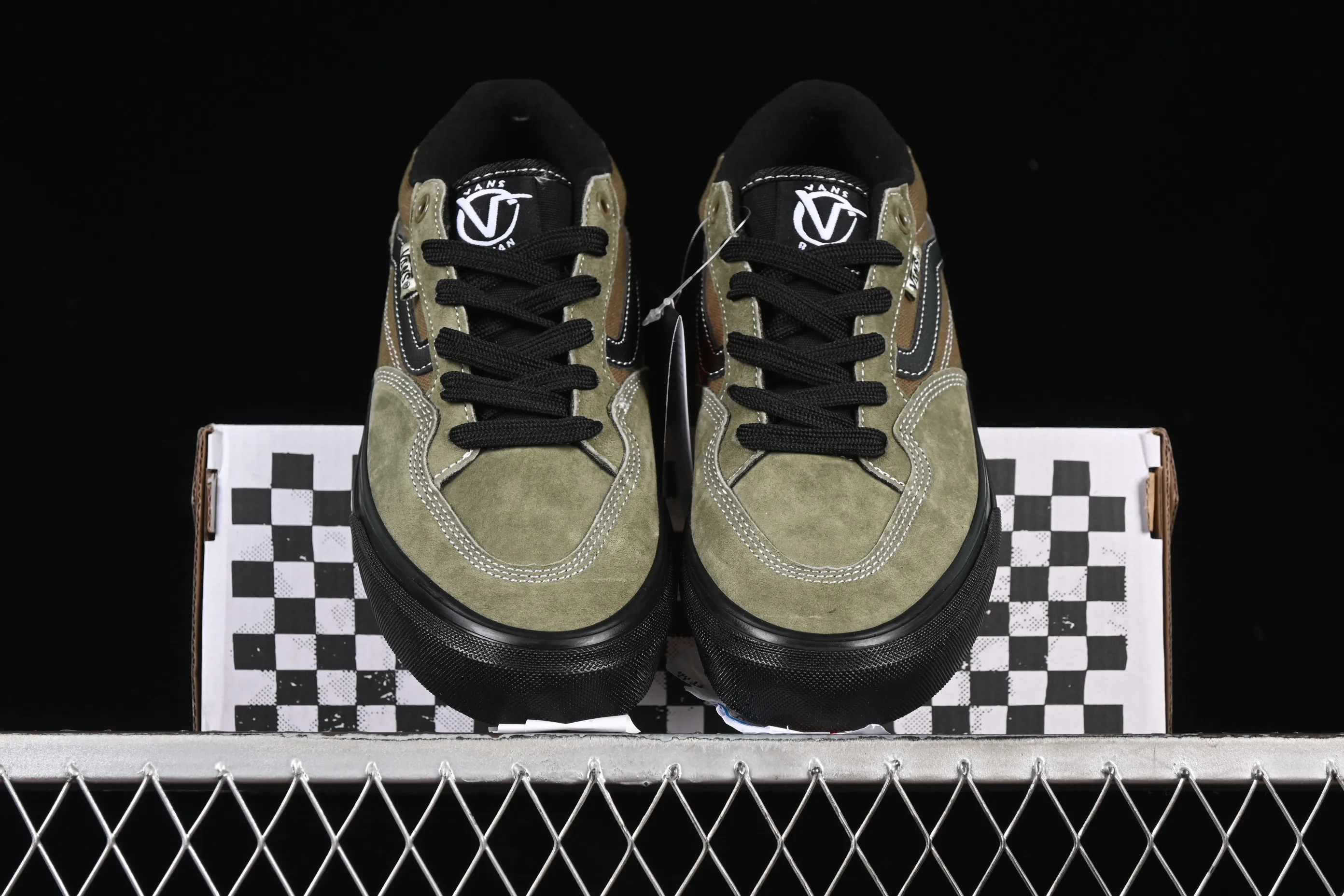 All categories Vans Vans series Vans Low Vans low-top Vans Rowan Skate Boarding Classic and versatile lightweight and comfortable professional skateboard shoes VN0A5JICBIQ